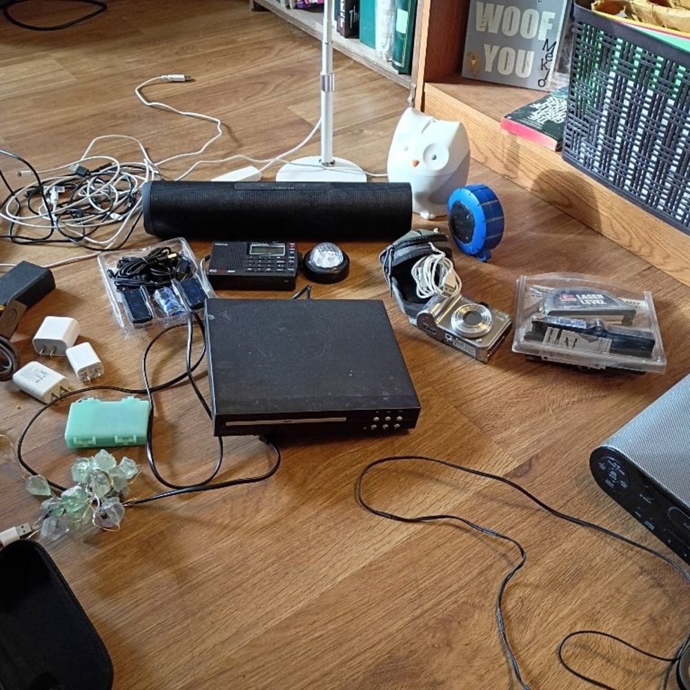Black Multi-Device Electronics Hub — Portable Media Player